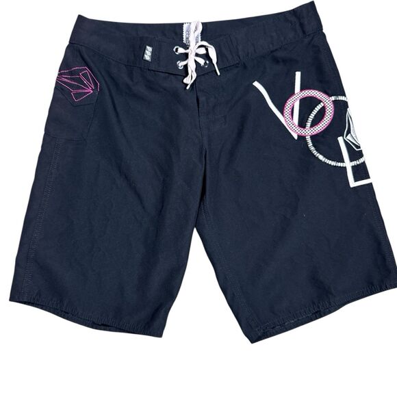 Volcom Miss Mod Sz 9 Board Shorts Black Embroidered Graphics Surf Swim Y2K - Picture 1 of 7